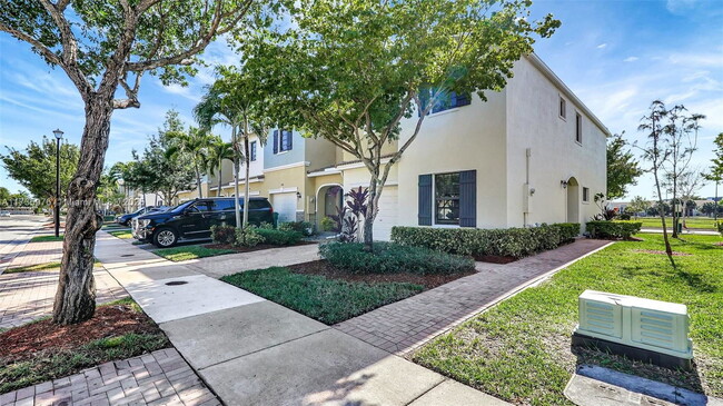 434 NE 194th Terrace in Miami, FL - Building Photo - Building Photo