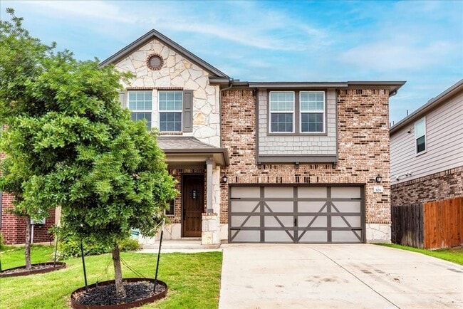 528 Ayinger Ln in Austin, TX - Building Photo - Building Photo