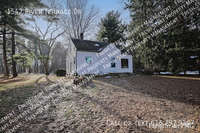 1542 River Terrace in East Lansing, MI - Building Photo - Building Photo