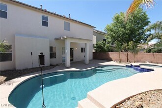 2586 Highland Cliff Dr in Henderson, NV - Building Photo - Building Photo