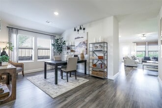 3405 Pat Mayse Dr in Farmersville, TX - Foto de edificio - Building Photo