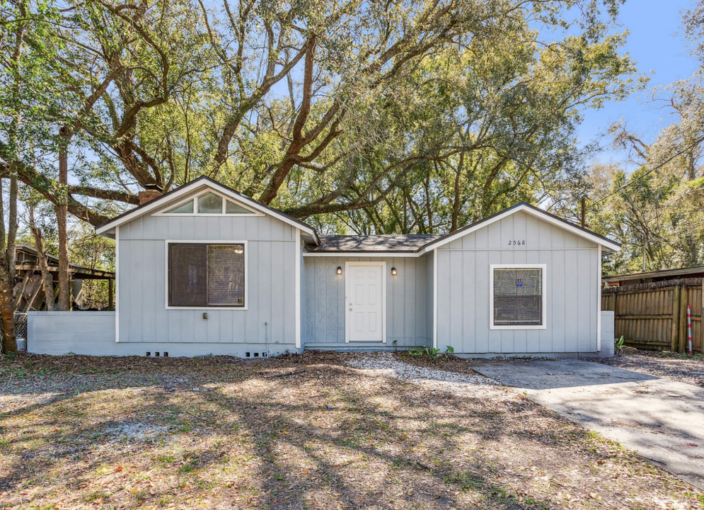 2568 Orchard St in Jacksonville, FL - Building Photo