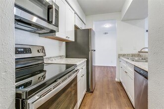 5300 Keller Springs Rd in Dallas, TX - Building Photo - Building Photo