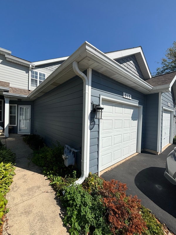 property at 517 Woodcrest Dr