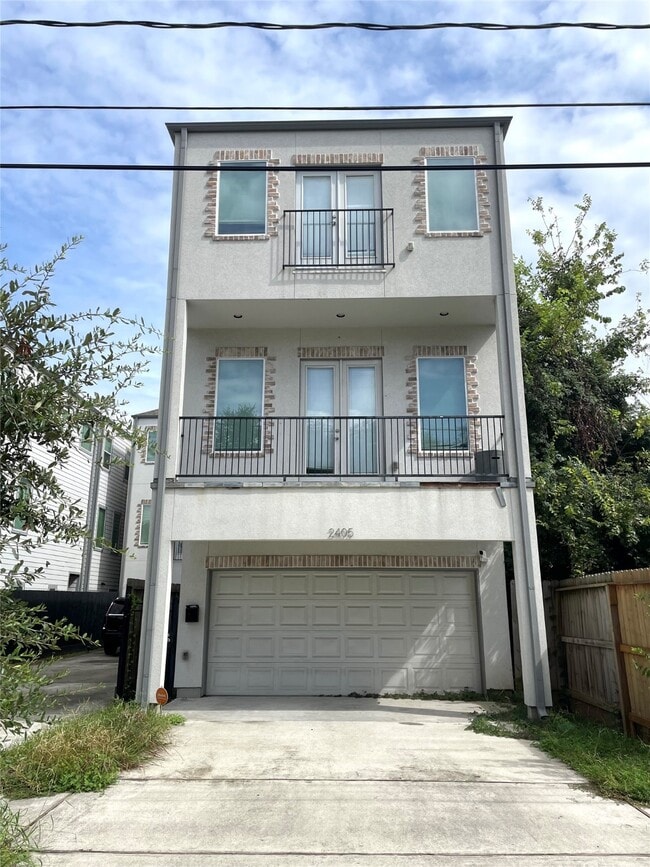 property at 2405 Bastrop St