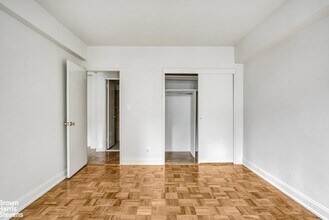 250 E 39th St, Unit 14B in New York, NY - Building Photo - Building Photo