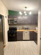 1341 Kappel Dr, Unit Twin Bedroom in St. Louis, MO - Building Photo - Building Photo