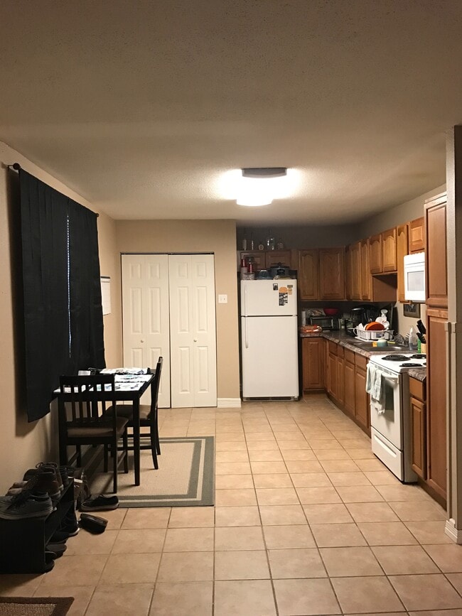 2110 Willow St, Unit B in Harvey, LA - Building Photo - Building Photo