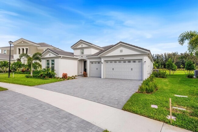 15144 Wildwood Cir in Westlake, FL - Building Photo - Building Photo
