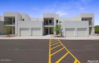 16655 E El Lago Blvd in Fountain Hills, AZ - Foto de edificio - Building Photo