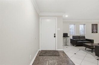 3165 Darvany Dr in Dallas, TX - Building Photo - Building Photo