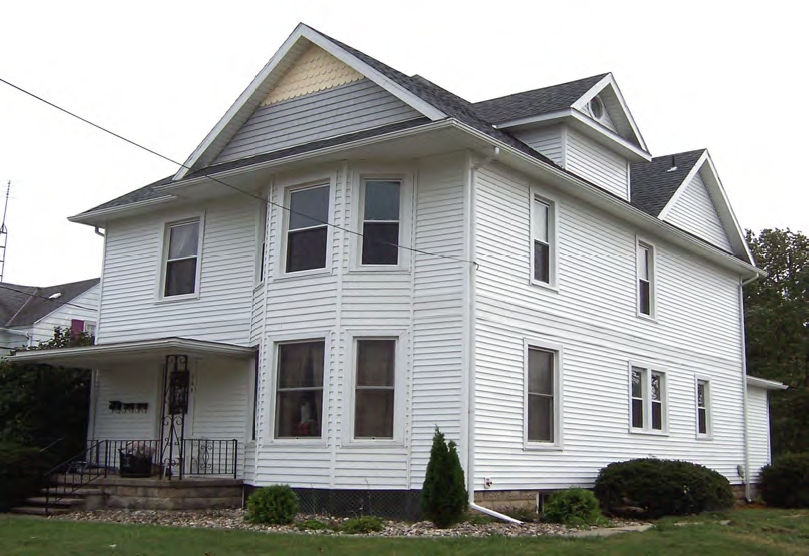 366 W Maple St in Van Wert, OH - Building Photo