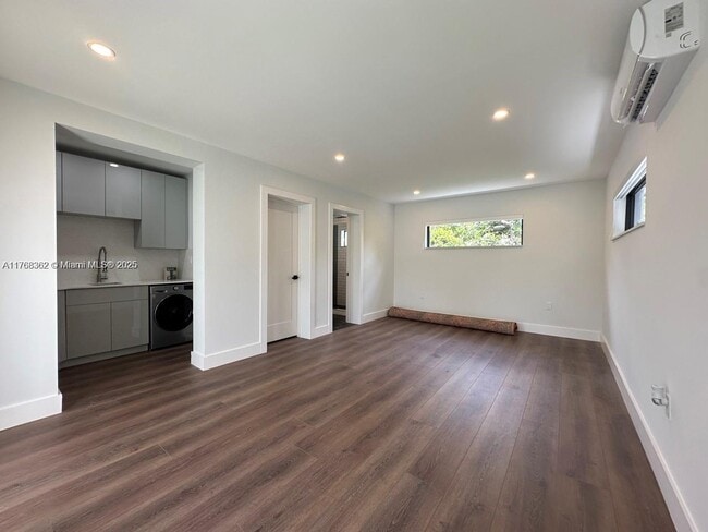 property at 1868 SW 17th St