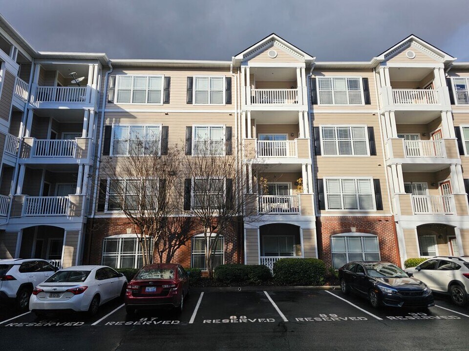 4333 Dunwoody Park in Atlanta, GA - Building Photo