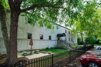 Pavillion in Indianapolis, IN - Foto de edificio - Building Photo