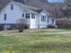 1644 Meriden Ave in Southington, CT - Building Photo - Building Photo