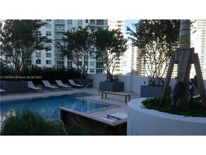 1300 Brickell Bay Dr, Unit 1706 in Miami, FL - Building Photo - Building Photo