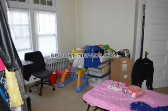 1223 Beacon St in Brookline, MA - Building Photo - Building Photo