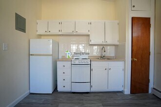 180 N Beacon St in Brighton, MA - Building Photo - Building Photo