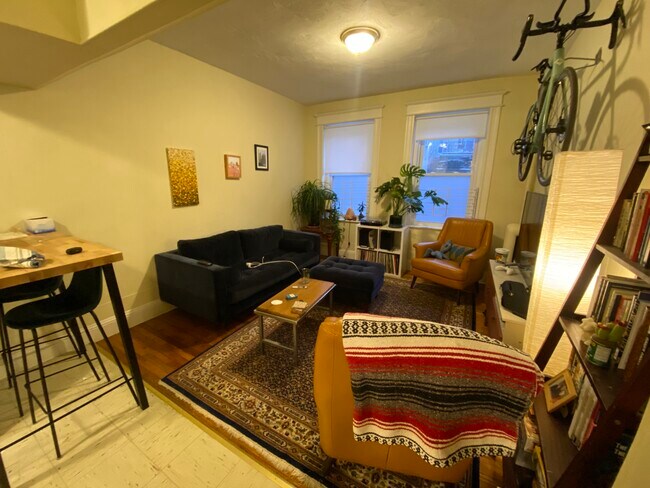 197 Kelton St, Unit Kelton street in Boston, MA - Building Photo - Building Photo