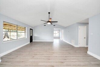 10171 NW Park Dr in Houston, TX - Building Photo - Building Photo