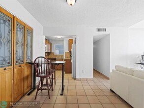 310 Fontainebleau Blvd in Miami, FL - Building Photo - Building Photo