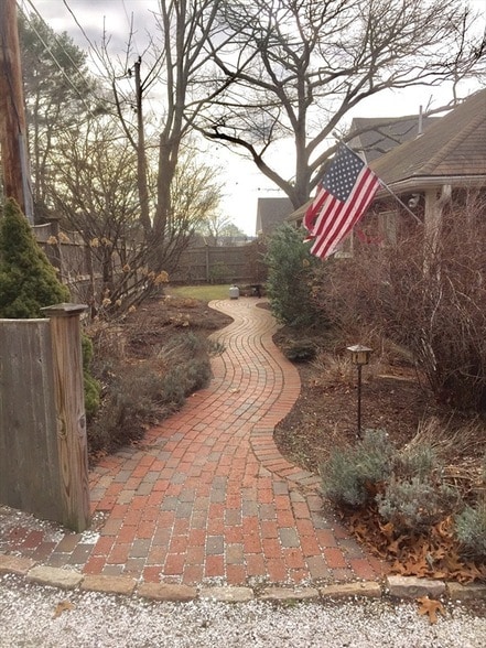 24 Soule Ave, Unit 1 in Duxbury, MA - Foto de edificio - Building Photo
