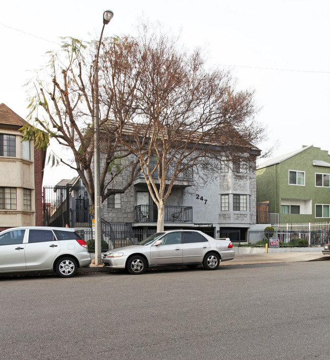 247 West Verdugo in Burbank, CA - Foto de edificio - Building Photo