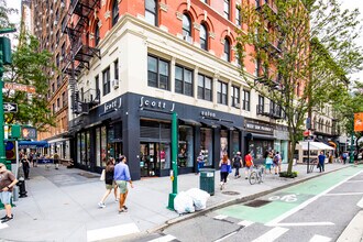 58 W 72nd St in New York, NY - Building Photo - Building Photo