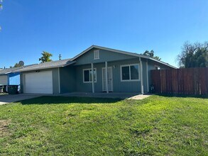 3635 Webster Dr in Anderson, CA - Building Photo - Building Photo