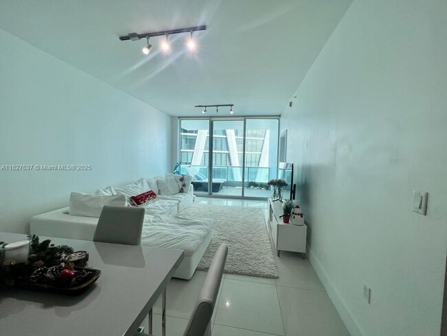property at 900 Biscayne Blvd