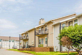 The Arbours Apartment Homes in Maumelle, AR - Foto de edificio - Building Photo