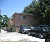 7521-7535 NE 2nd Ct in Miami, FL - Foto de edificio - Building Photo