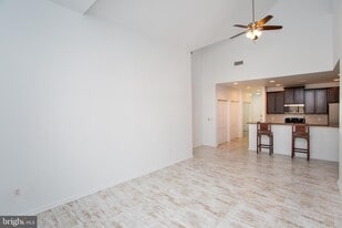 523 Carson Terrace in Huntingdon Valley, PA - Building Photo