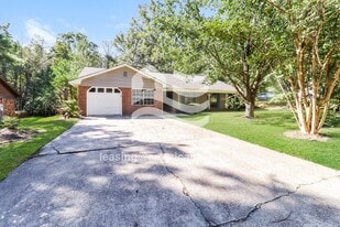 5341 Brookhollow Dr in Jackson, MS - Building Photo