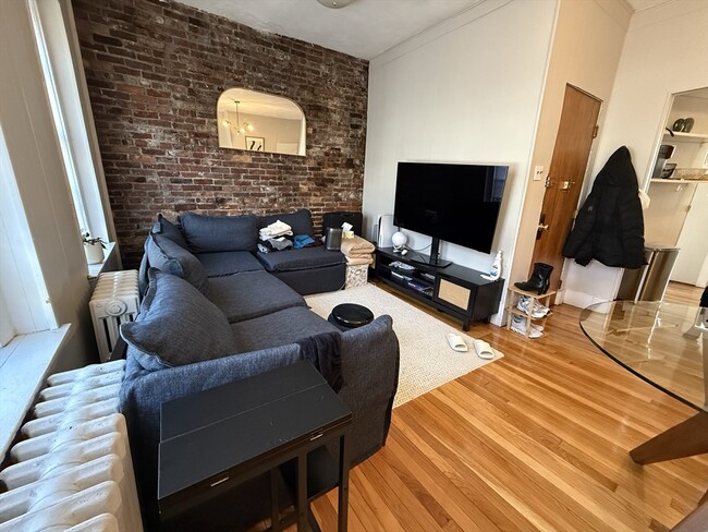 43 Grove St in Boston, MA - Building Photo - Building Photo