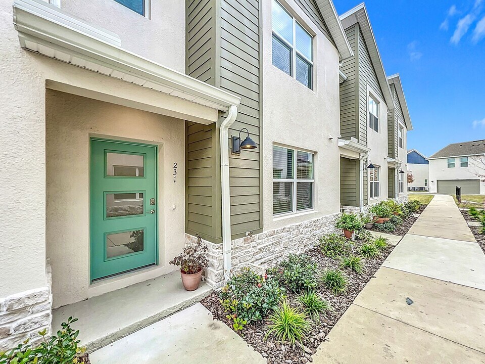231 Dapper Ct in Longwood, FL - Building Photo