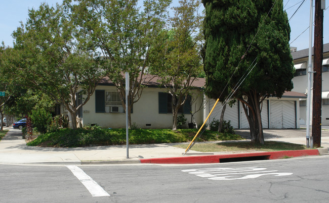 1315 E Cordova St in Pasadena, CA - Foto de edificio - Building Photo