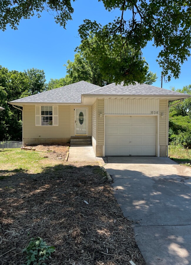 property at 506 E Robertson