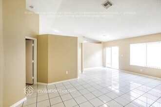 14233 SW 177th Terrace in Miami, FL - Foto de edificio - Building Photo