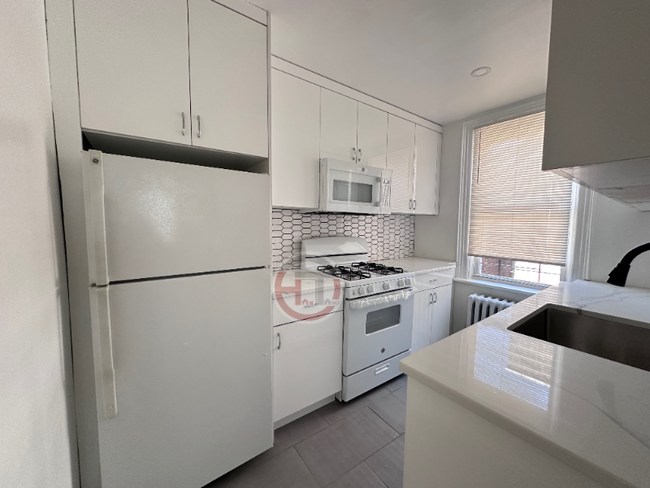 property at 1671 Radcliff Ave