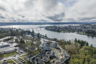 Landing at Harbor Pointe in Bremerton, WA - Building Photo - Building Photo