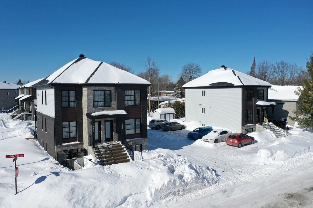 670 Étiennette in St-Jérôme, QC - Building Photo