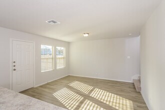 3619 Somers Crest in San Antonio, TX - Building Photo - Building Photo