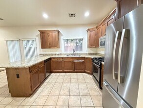 857 Park Walk Ave in Las Vegas, NV - Building Photo - Building Photo