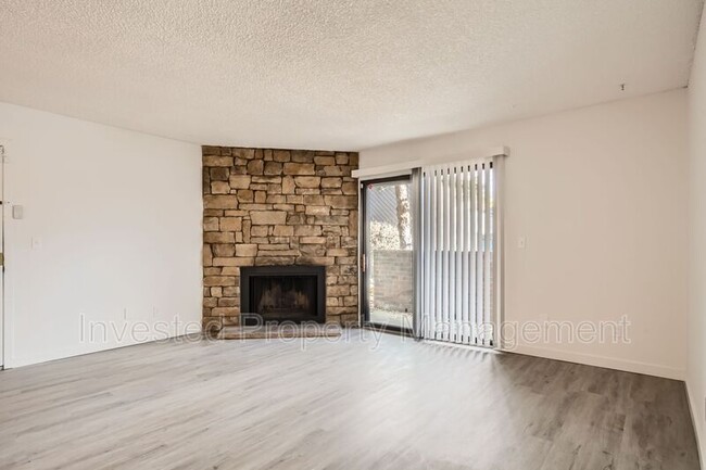 11923 E Harvard Ave in Aurora, CO - Building Photo - Building Photo