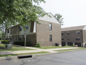 Hunter Hills Apartments in Flemington, NJ - Building Photo - Primary Photo