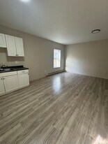 50 Hunters Ave in Norwich, CT - Building Photo