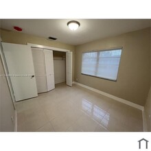 180 NW 71st St in Miami, FL - Building Photo - Building Photo