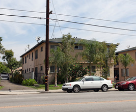 15943 Vanowen St in Van Nuys, CA - Building Photo - Building Photo